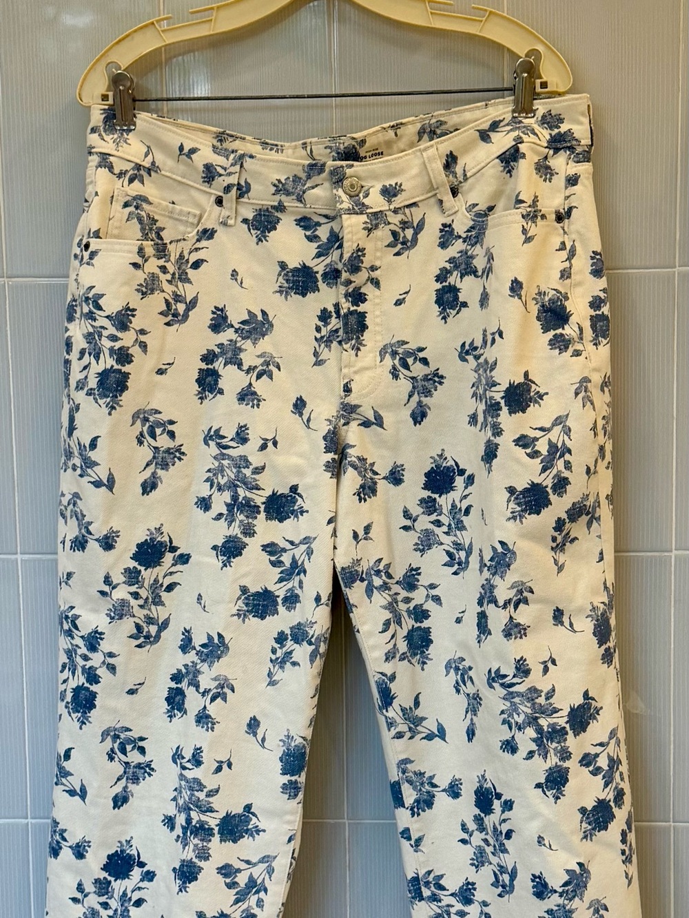NWOT Old Navy White Jeans with Blue Floral Print